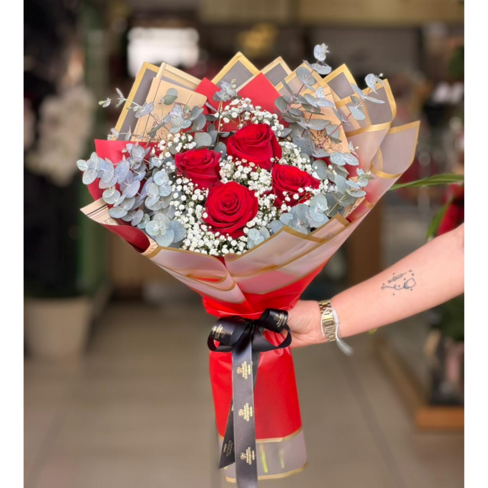 Buqu� Elegance - 4 Rosas 