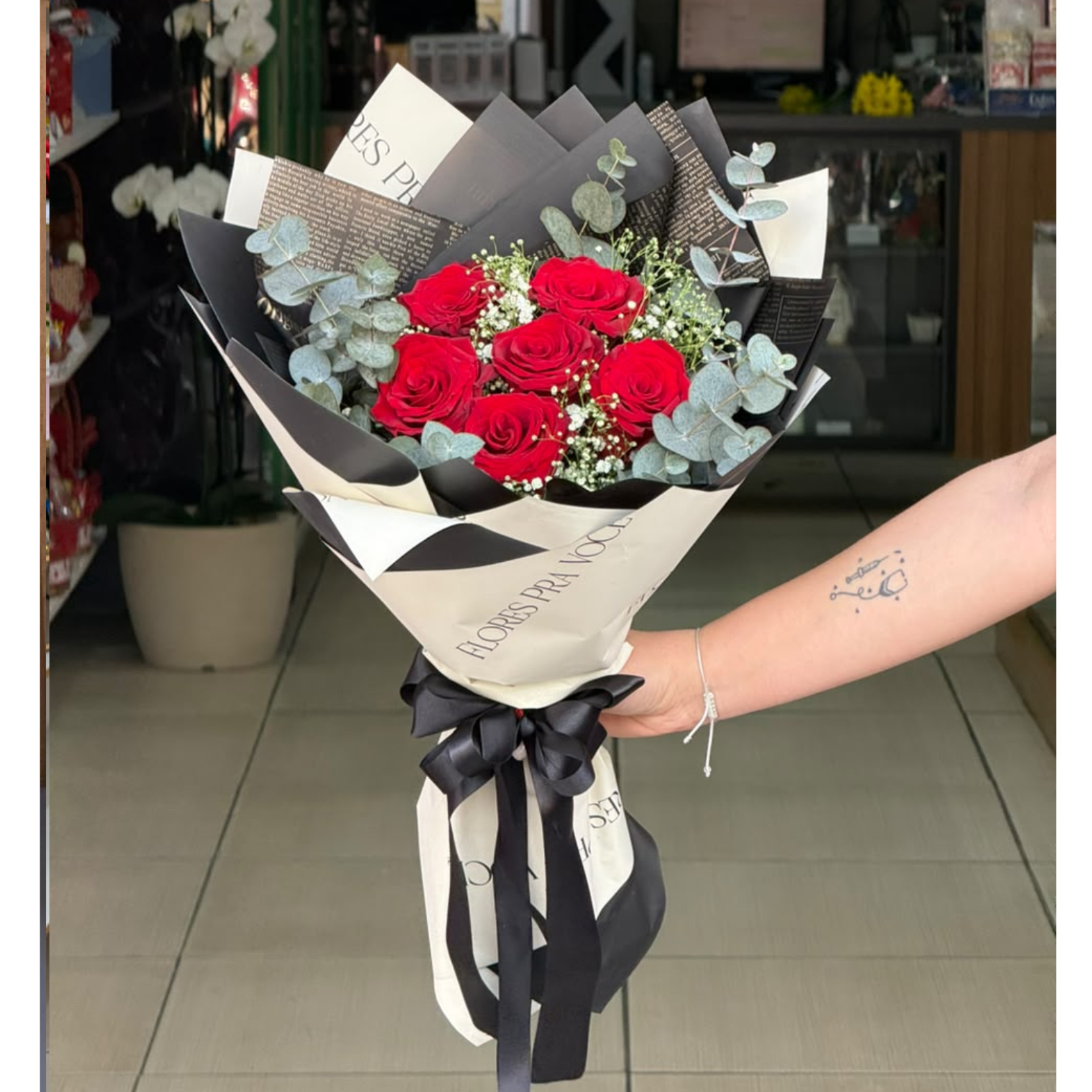 Buqu� de 6 Rosas - Elegance